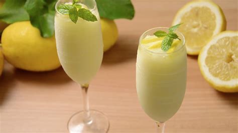 🍋 Limoncello liqueur lemon sorbet. Recipe from Sorrento 🍋 : r/DessertPorn