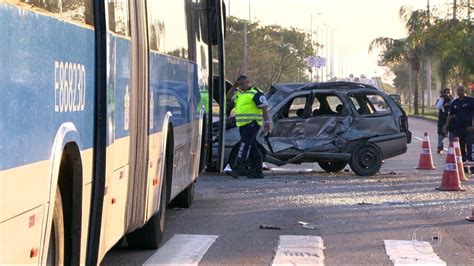 Vídeo Mulher Morre Em Acidente Entre Carro E Brt Rj1 G1