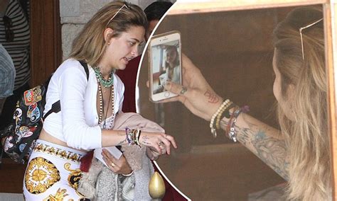 Paris Jackson Showcases Her Style In Head Turning Leggings In Venice