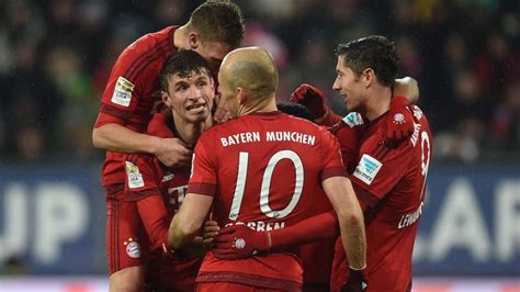 El Bayern Se Impone Al Augsburgo Con Doblete De Lewandowski