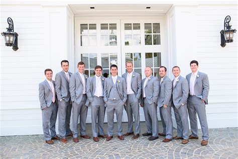 How To Photograph The Groomsmen Portraits: Groomsmen Poses