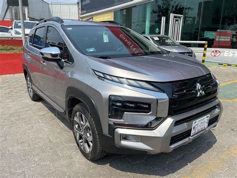 Mitsubishi Xpander Cross Usado 2024 Color Plata Precio 430 000