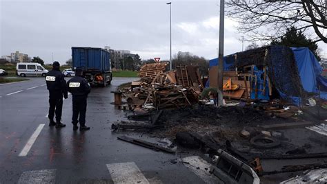 VIDEO Intervention à Brest sur le rond point de Pen Ar C hleuz pour