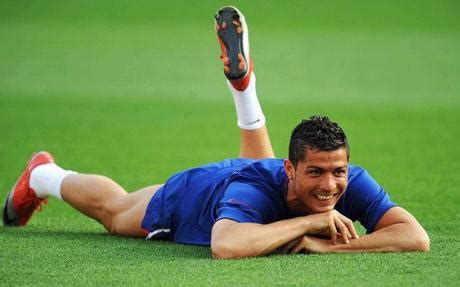 Cristiano Ronaldo Laughing Pictures The Sport And Football Report