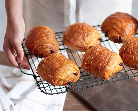 Pain au chocolat AOP 25 5 beurre des charentes L Echo du Goût