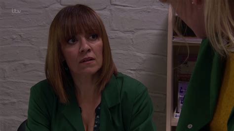 Vanessa Suggests Rhona Takes A Break From Pierce Emmerdale Youtube