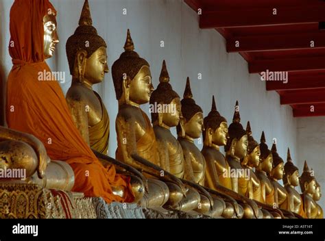 Buddha statue / Bangkok Stock Photo - Alamy