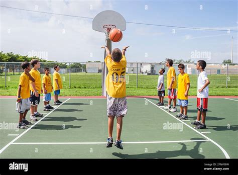 Kids Basketball Foul Hi Res Stock Photography And Images Alamy