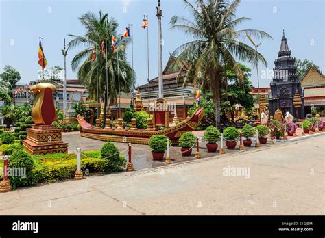 Preah Promreath Temple Hi Res Stock Photography And Images Alamy