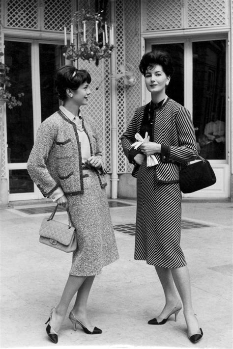 The biggest 1950s fashion style moments that defined the decade | Moda chanel, Estilo dos anos ...