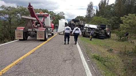 Zona Roja Oaxaca On Twitter El Chofer De Una Pipa Perdi La Vida Este