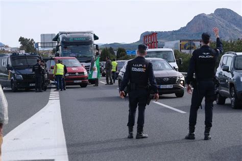 Tractorada en Málaga la manifestación de los agricultores en fotos