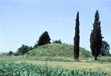 Udine Una Tomba Di 4000 Anni Fa Apre Al Pubblico