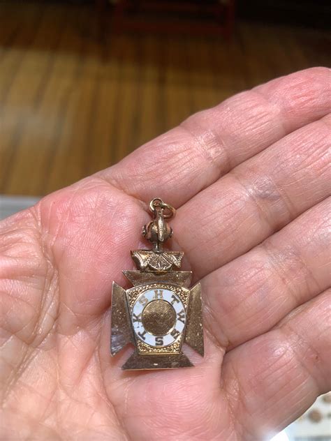 Vintage Masonic Knights Templar K Yellow Gold And Enamel Fob Pendant