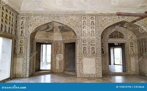 Inside View Taj Mahal Tomb Mausoleum, A White Marble Of Mughal Emperor ...