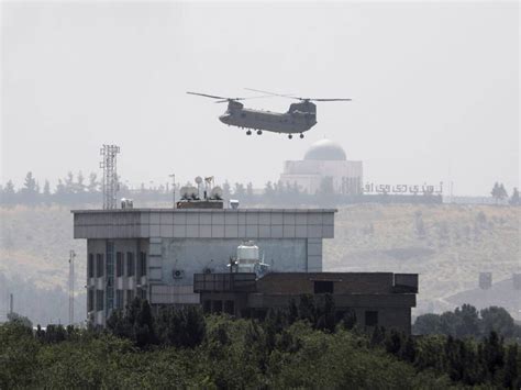 A U S Chinook Helicopter Flies Near The U S Embassy In Kabul