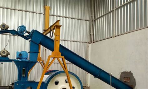 Gram Husk Briquetting Machine Production Capacity Kg Hr