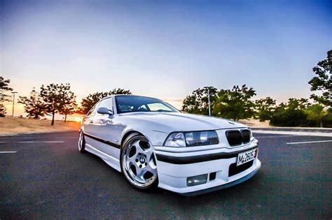 Fantastic Picture Of An Alpine White E36 Coupé On Some Oem Bmw Styling