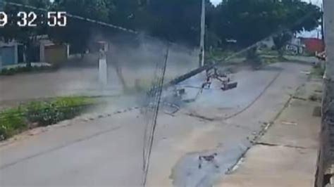 Vídeo poste da EDP desaba e deixa moradores sem energia na Serra