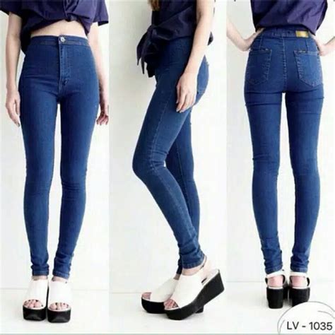 Inspirasi Celana Jeans Wanita Terbaru Warna Hitam