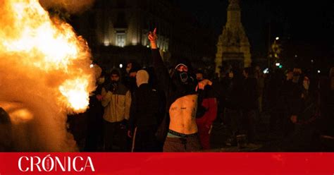 Cinco A Os De C Rcel Para Un Joven Que Tir Piedras A Los Mossos En Las