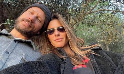 Casados H Quase Anos Fernanda Lima Posa Rodrigo Hilbert E