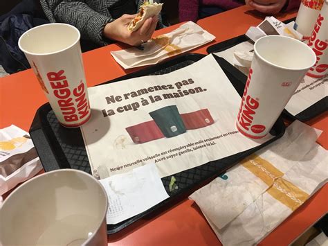 Vaisselle Jetable Dans Les Fast Foods Des Mauvais L Ves Pingl S Par