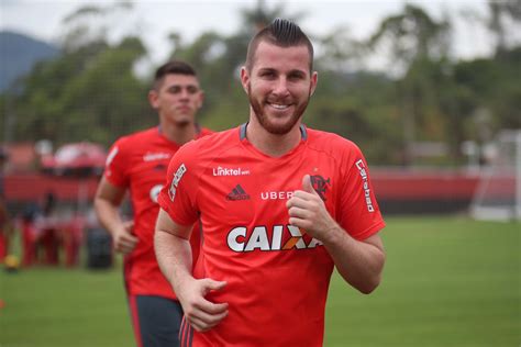 Acertado O Gr Mio Paulo Victor Negocia Rescis O O Flamengo