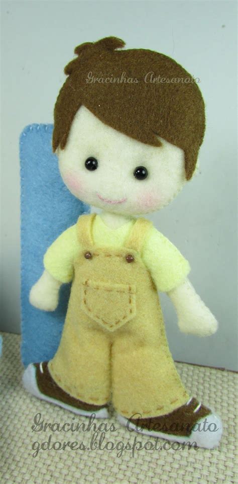 Menino Em Feltro Gracinhas Artesanato Felt Fabric Fabric Dolls