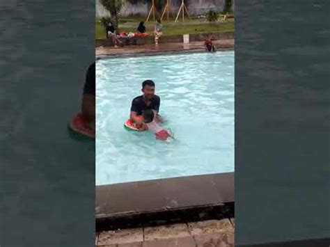 Bryan Berenang Di Kolam Renang Pahoman Part Youtube