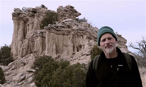 Artist Spends 10 Years Digging This Mesmerizing Cave In New Mexico