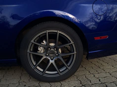 Mmd Zeven Charcoal Wheel And Pirelli Tire Kit 19x85 05 14 Mustang Mmd