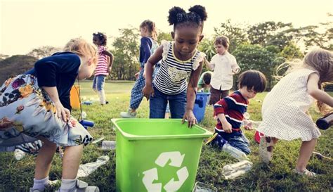 Cómo inculcar el hábito de reciclar a los niños