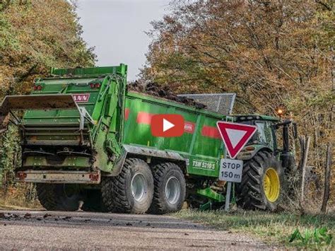 Un Chantier D Pandage De Fumier Avec X John Deere Et Bergman Par