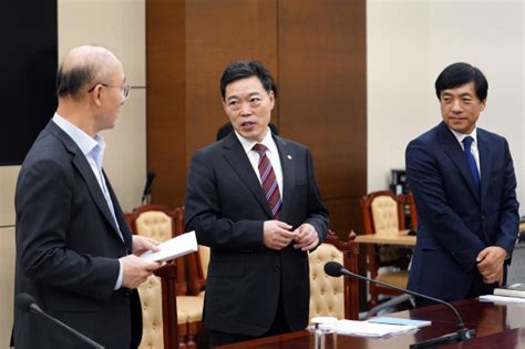 文대통령 국정동력 살리기檢개혁·경제회생 직접 챙긴다 네이트 뉴스