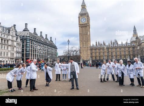 London UK 20 February 2023 A Flashmob Of Singing Doctors And