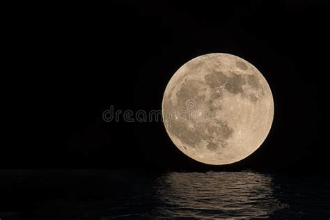 2 719 Full Moon Over Water Stock Photos Free Royalty Free Stock