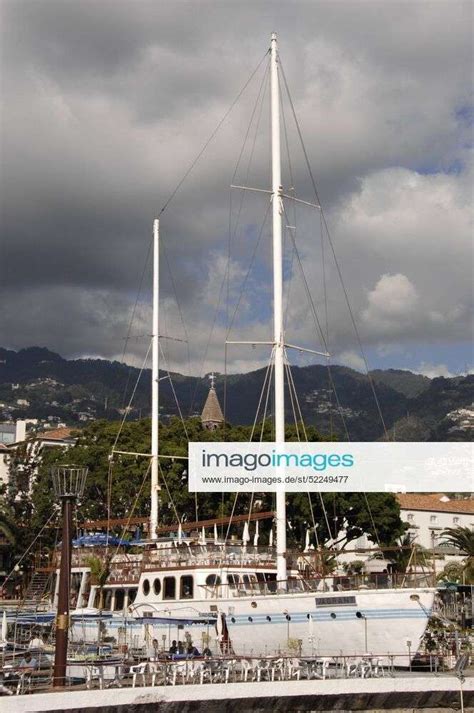 Ex Beatles Yacht Vagrant Im Hafen Von Funchal Auf Madeira