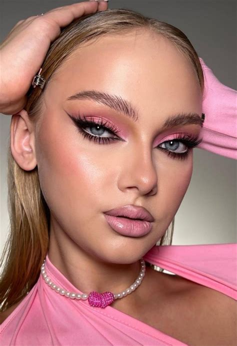 38 Glam Winter Makeup Looks To Rock In 2022 Lilyart