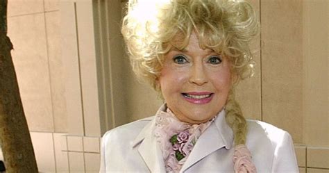 ‘The Beverly Hillbillies’ star Donna Douglas dies at 81 | Globalnews.ca