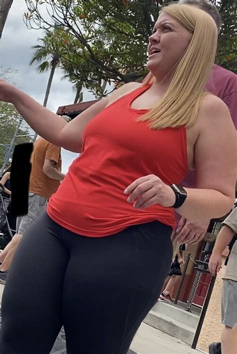 OC BBW PAWG MILF OR SLIM THICK MILF W WEDGIE Spandex Leggings Yoga Pants Forum
