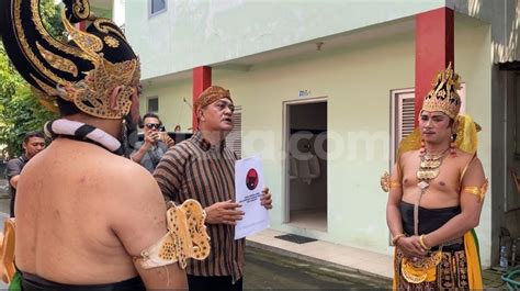 Road To Pilkada Solo Diantar Ratusan Warga Dan Wayang Orang Kusumo