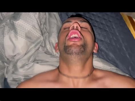 Roludos fait du bon sexe dans une scène de sexe gay chaude Deux mecs épais baisent très chaud