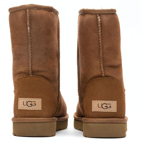 Ugg Women S Classic Short Ii Boot Chestnut Feature