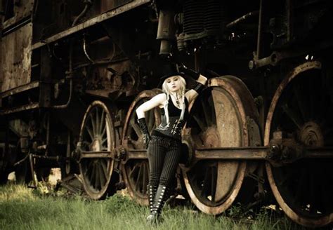 Gothic Train-Hopping Photography | Post apocalyptic outfit, Post apocalyptic, Apocalyptic