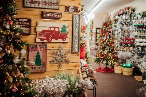 Secrets for Decorating Beautiful Christmas Trees - Cache Valley Family ...