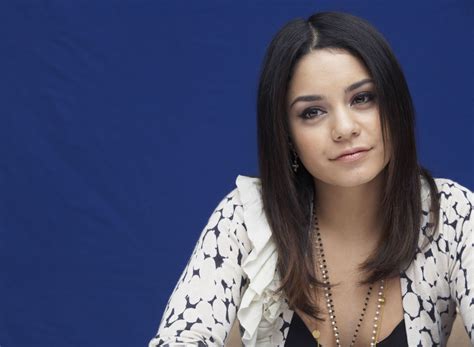 Actress American Brown Eyes Brunette Singer Vanessa Hudgens Wallpaper