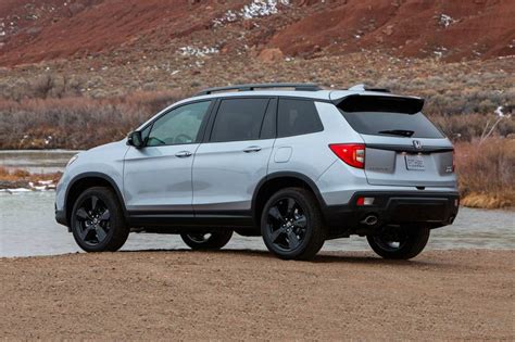 2019 Honda Passport Pictures 171 Photos Edmunds