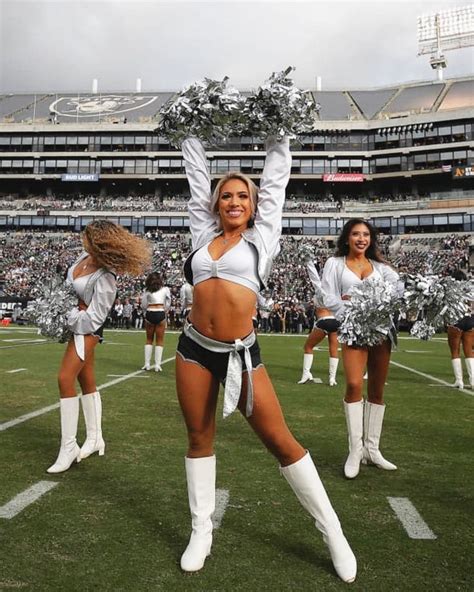 Raiders Cheerleaders Cheerleading Julia Las Vegas How To Become