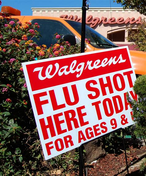 Oakland clinics spread word about flu vaccine | Oakland North